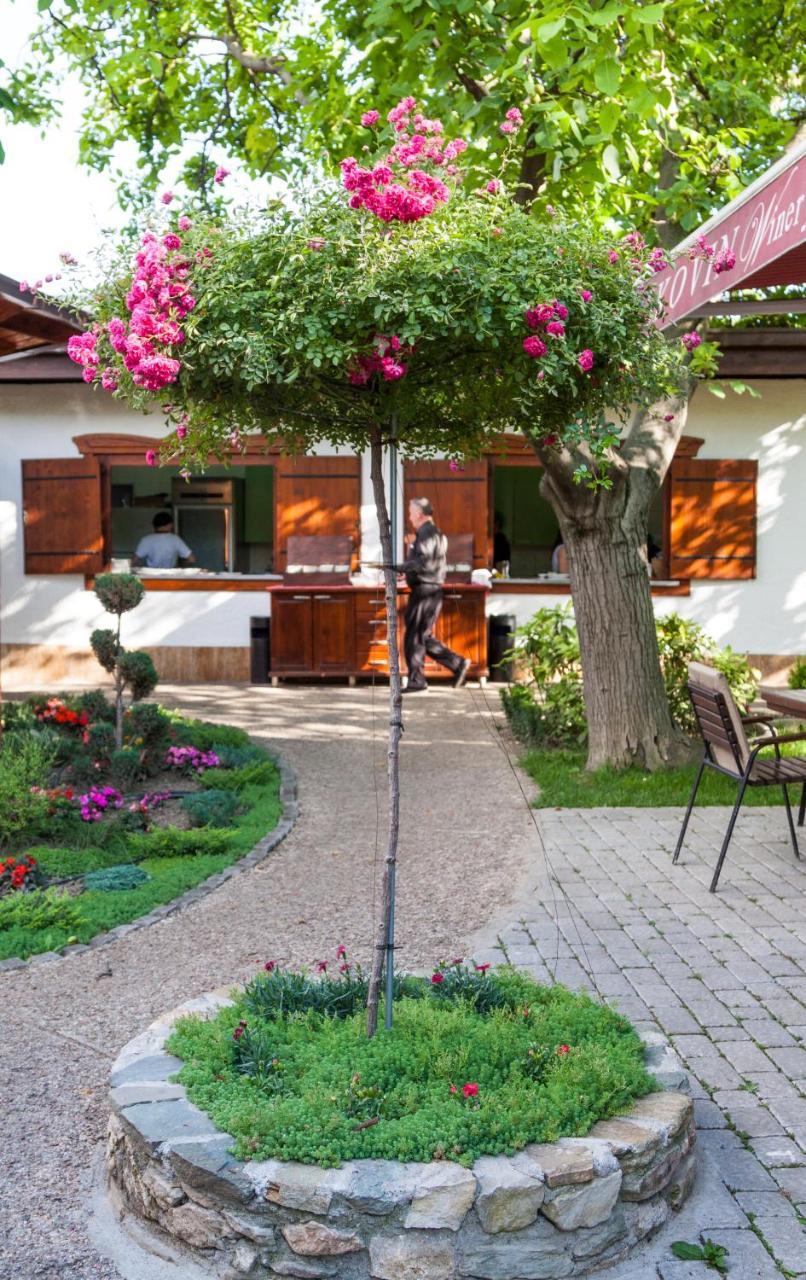 Konak Nestor Bungalows Skopje Exterior foto
